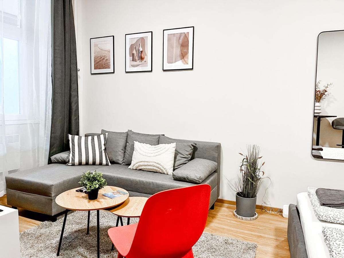 T32 Central Modern Suites 布达佩斯 外观 照片