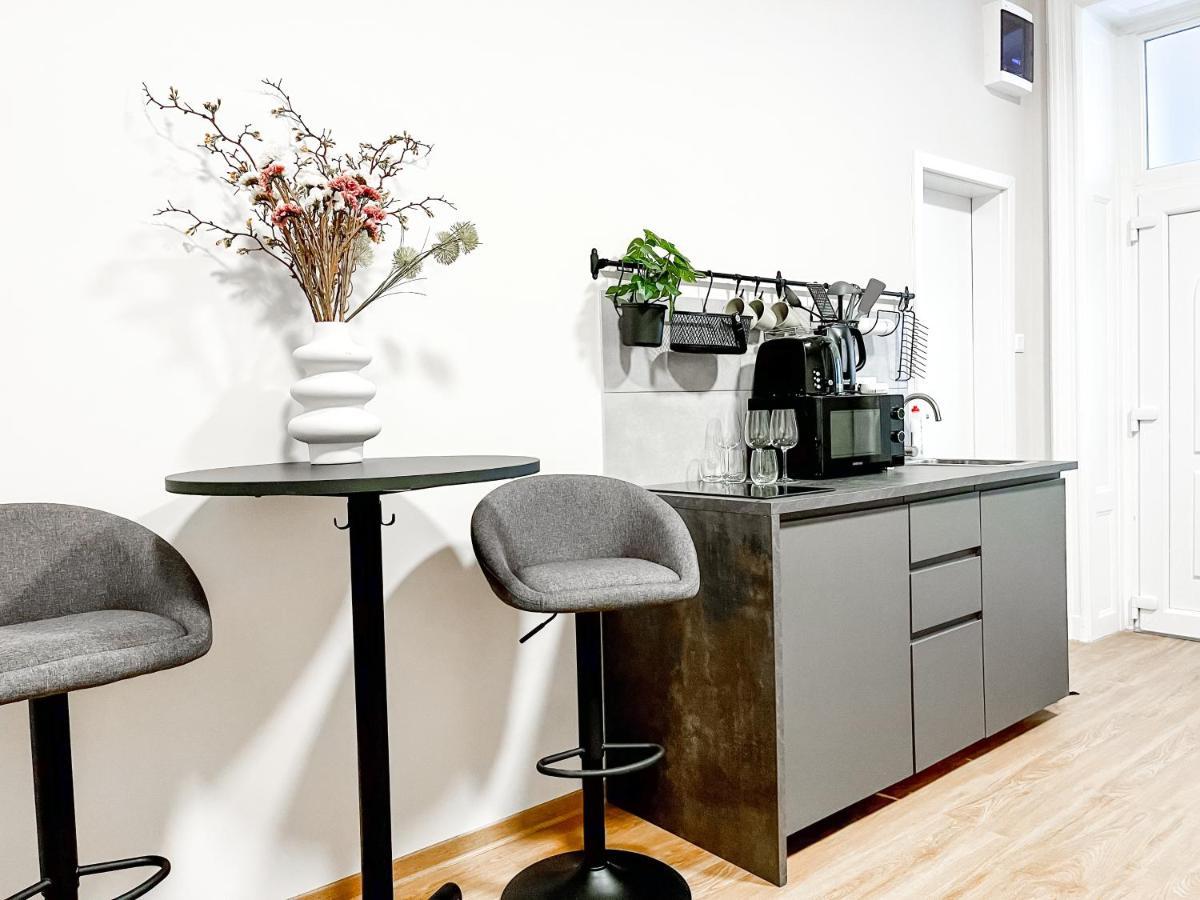 T32 Central Modern Suites 布达佩斯 外观 照片