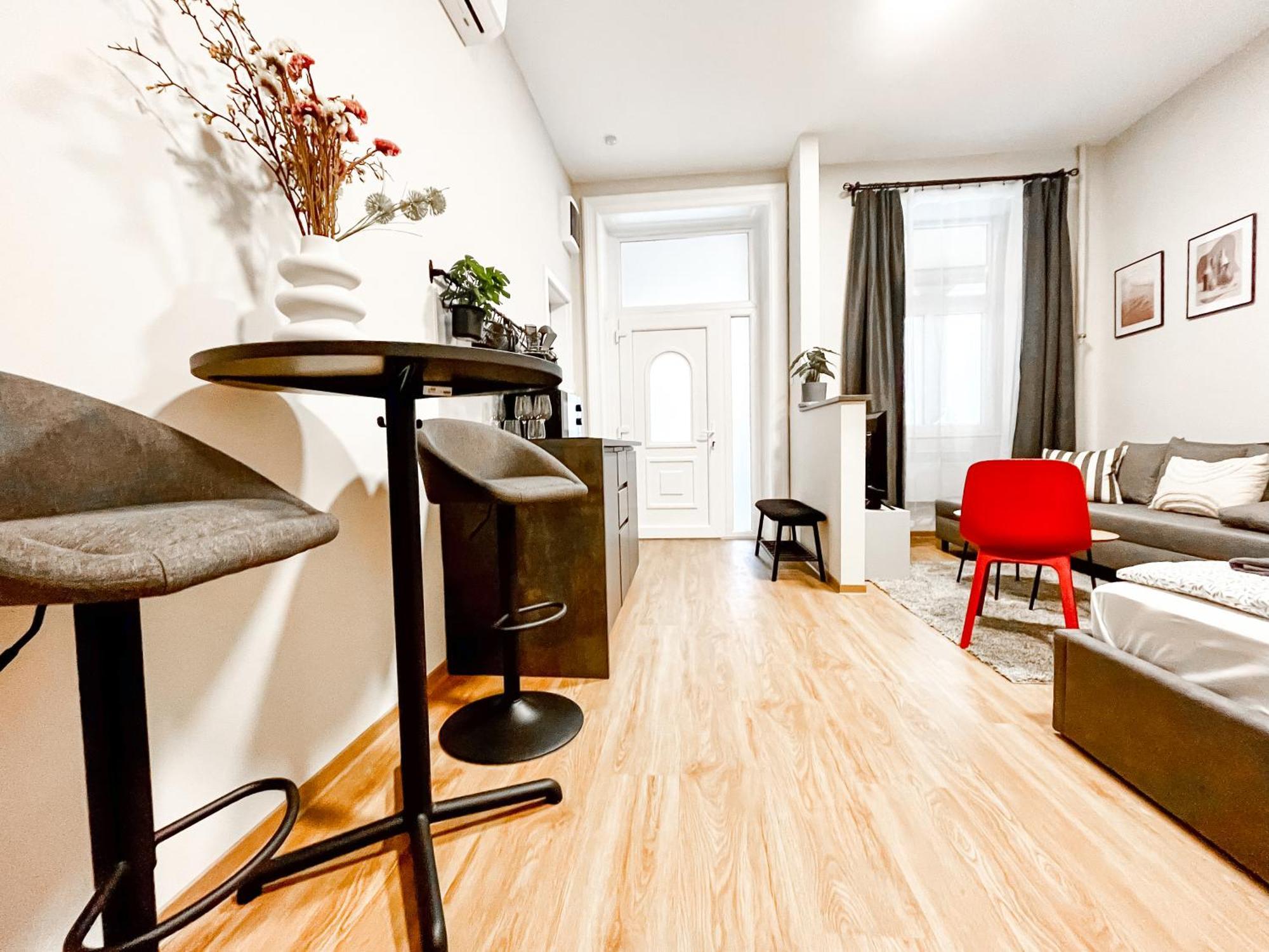 T32 Central Modern Suites 布达佩斯 外观 照片